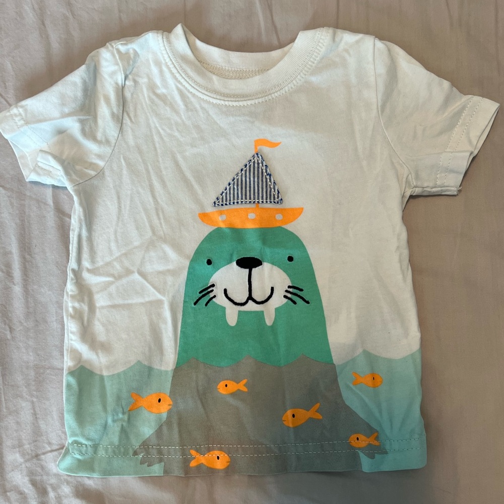 Seal T-shirt, short sleeves, like new, size 6 months